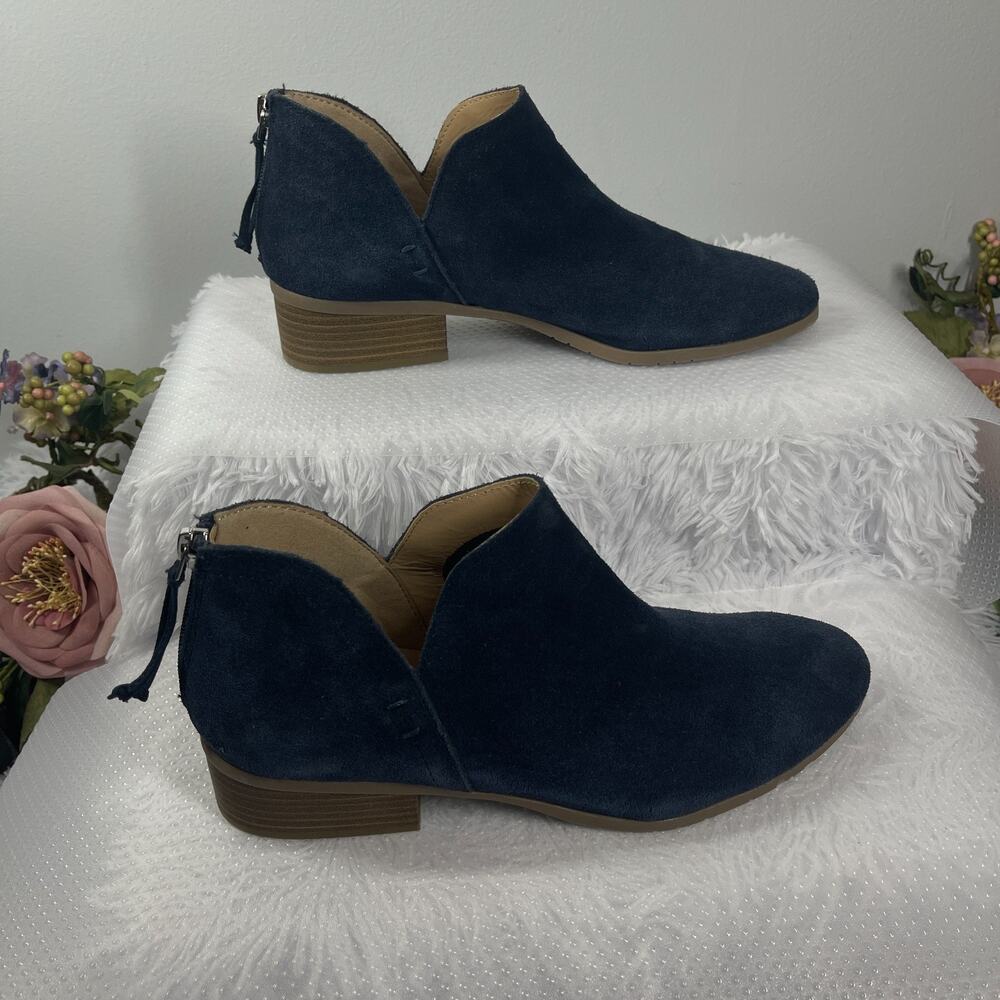 Reaction Kenneth Cole Side Way Boots Women's Size 8.5 Navy Suede Rustic Modern